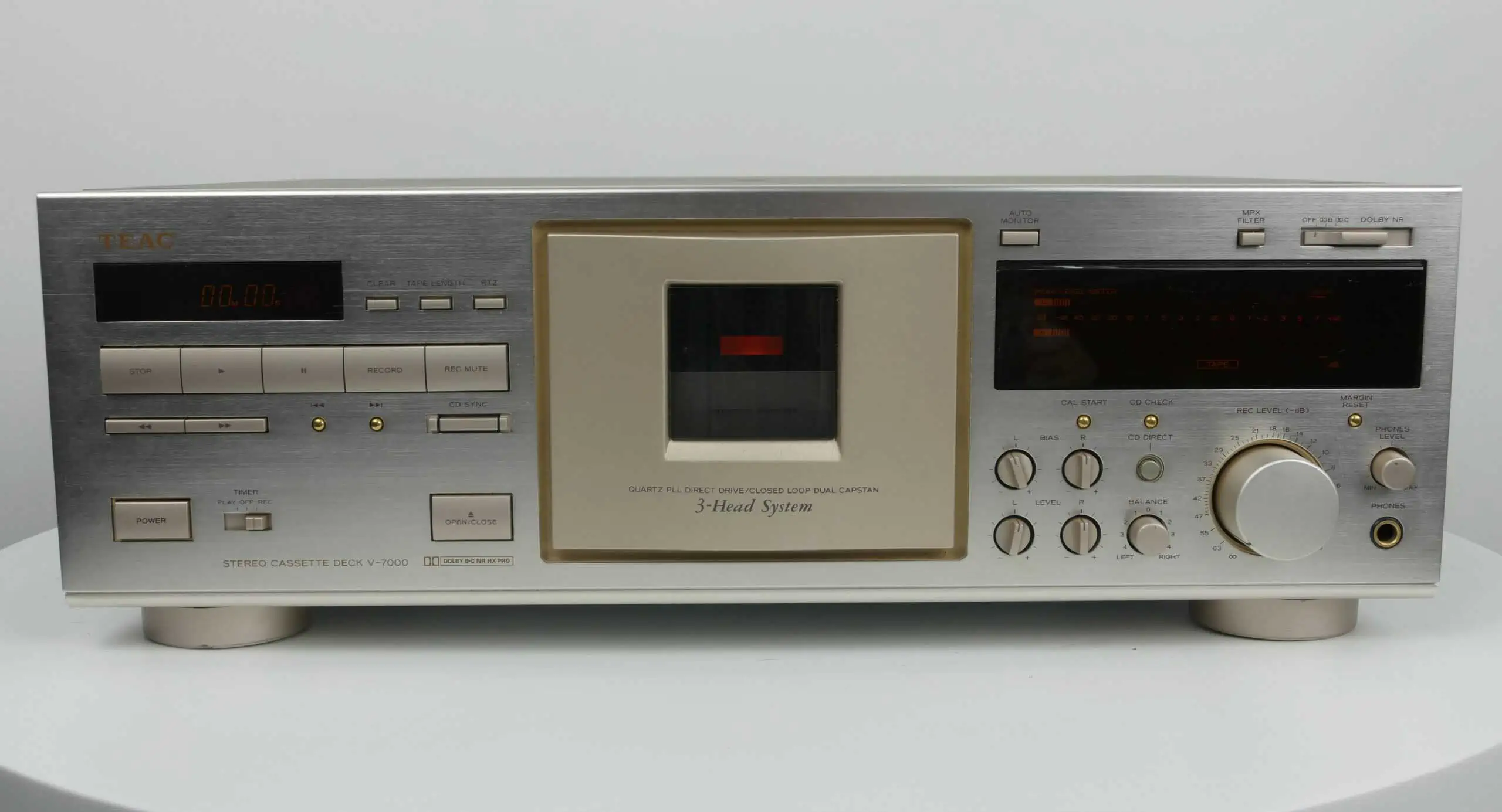 TEAC V-7000 - Taste For Audio