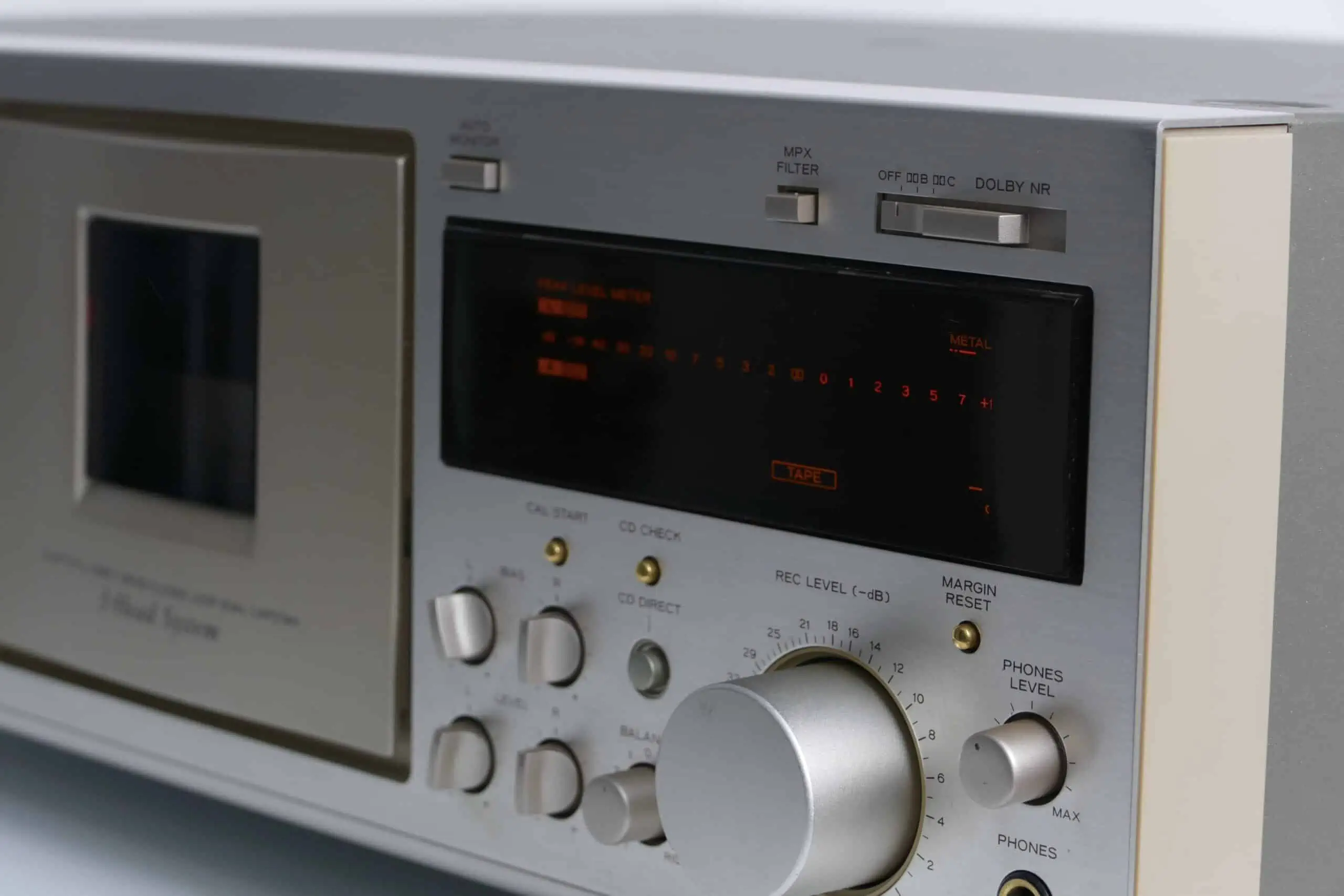 TEAC V-7000 - Taste For Audio