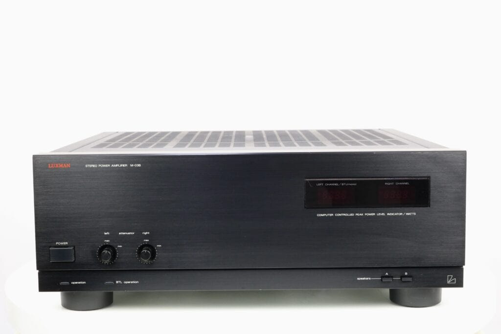Luxman M-03