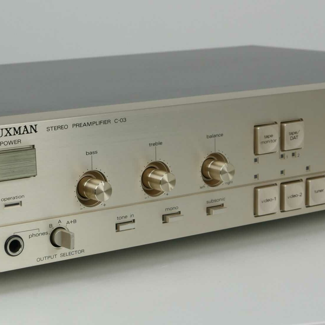 Luxman C-03 - Taste For Audio