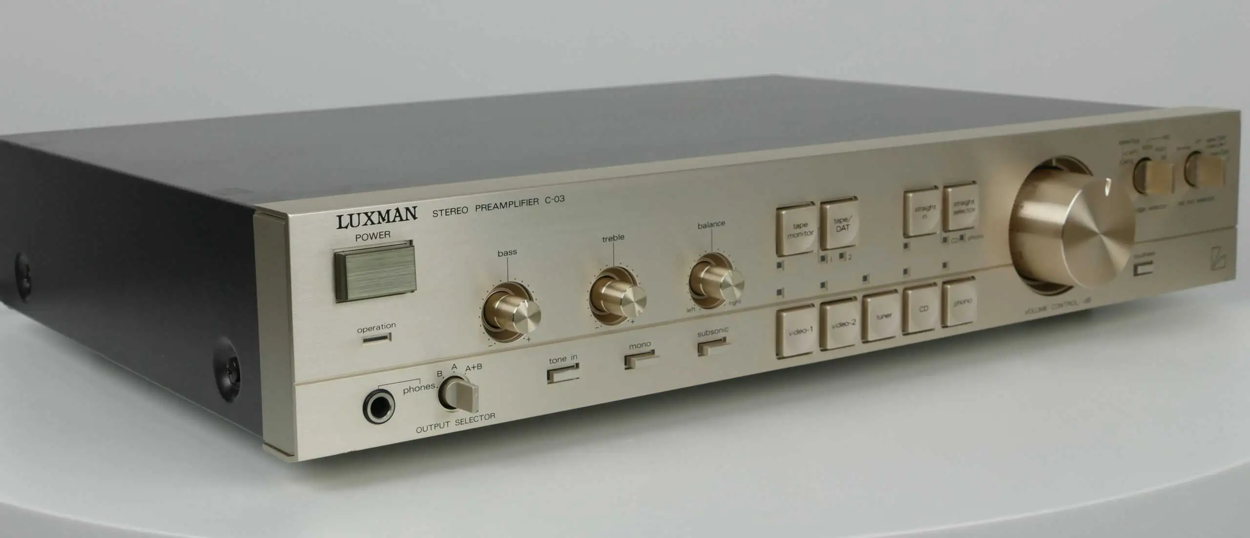 Luxman C-03 - Taste For Audio