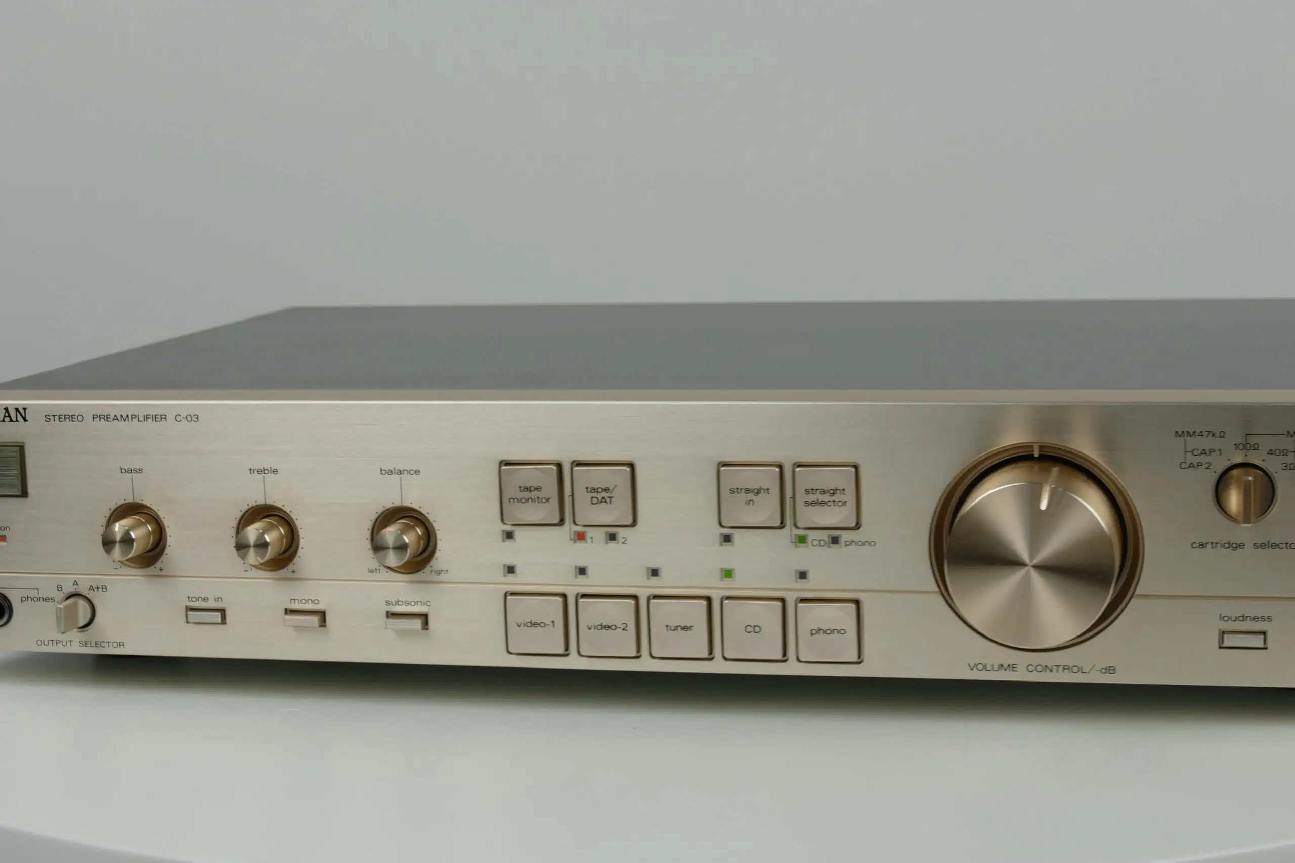 Luxman C-03 - Taste For Audio
