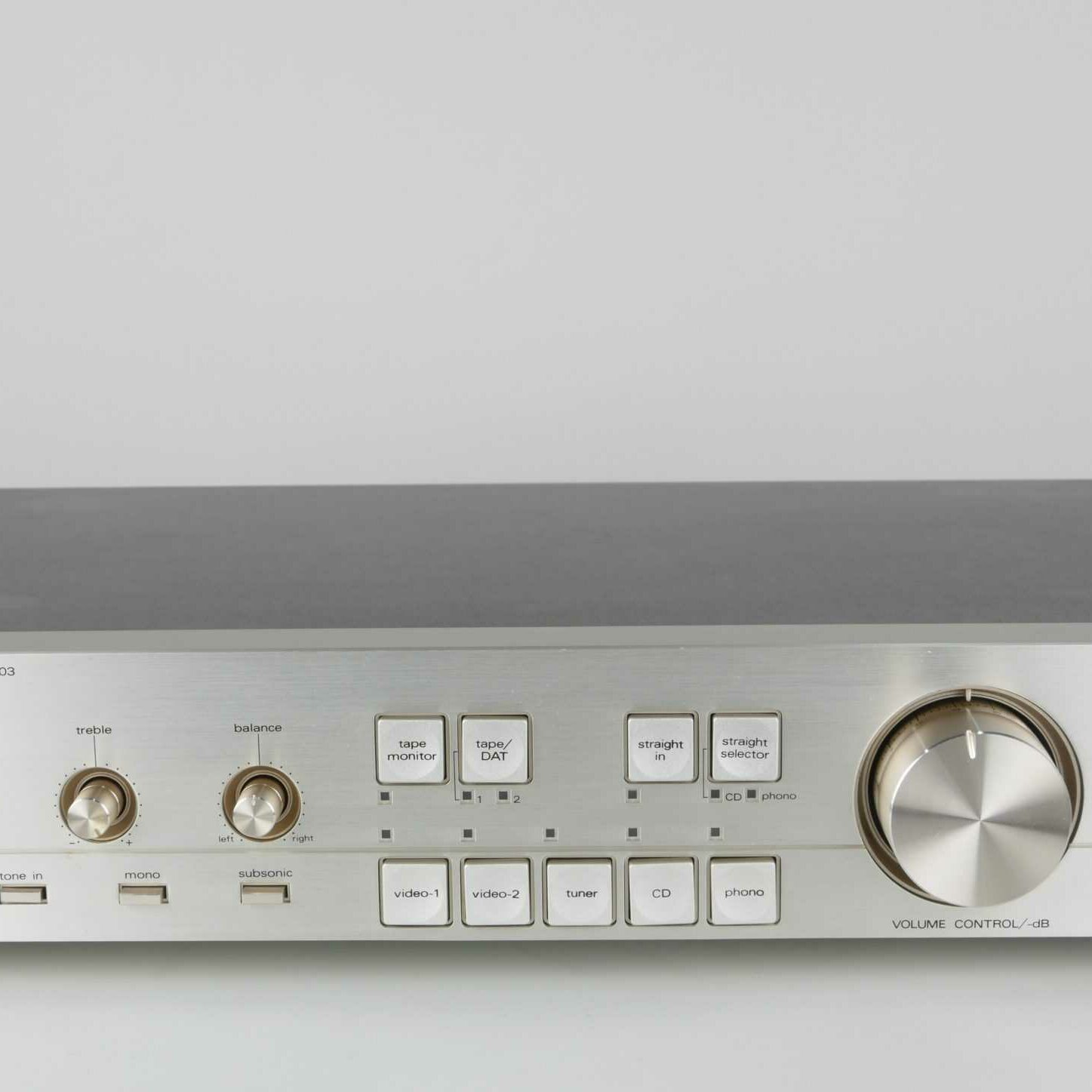 Luxman C-03 - Taste For Audio