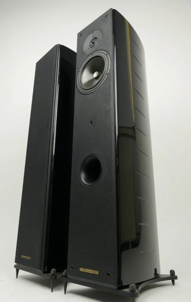 Sonus Faber Domus Concerto Vloerstaande Luidspreker in Walnootafwerking