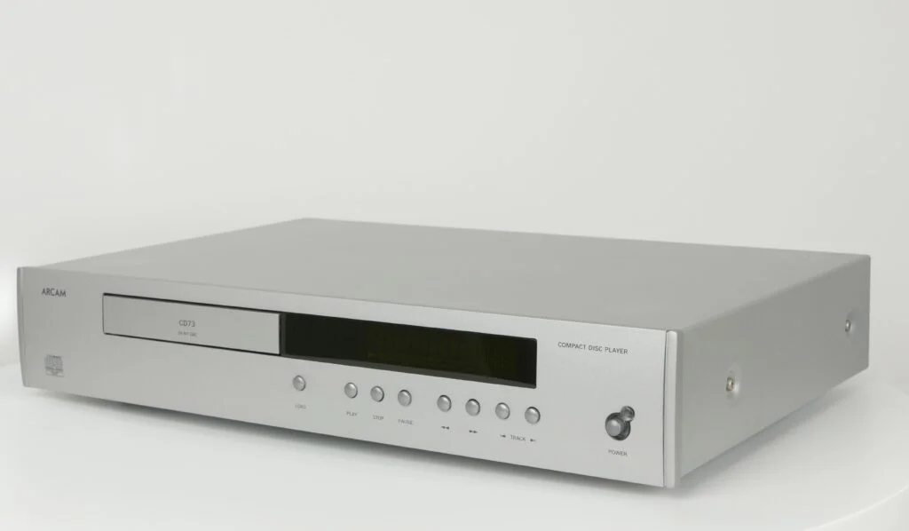 Arcam CD73 CD-speler in zilver, perfecte staat met voedingskabel en originele doos zichtbaa