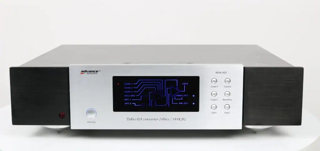 Advance Acoustic MDA503 met nieuwe buizen.