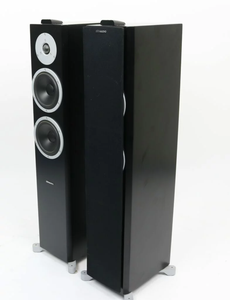 Dynaudio Xeo 6 vloerstaande draadloze luidsprekers in zwart.