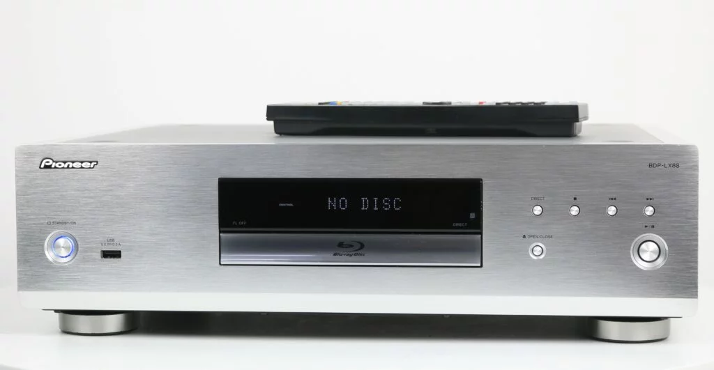 Pioneer BDP-LX88 Blu-ray speler in zilver, met hoogwaardige afwerking, geschikt voor het afspelen van Blu-ray, DVD, CD, SACD, en DVD-Audio discs.