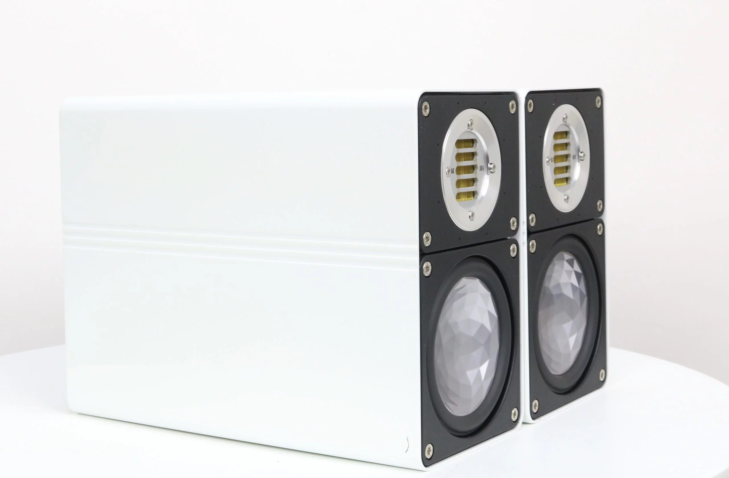 Elac 310 Crystal Edition - Taste For Audio