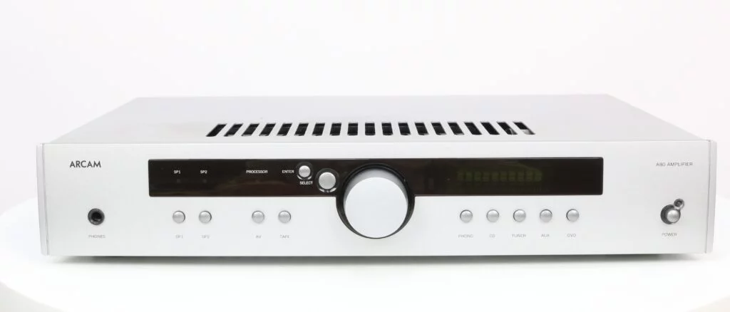 Arcam A80 geïntegreerde versterker in zilverkleurige afwerking
