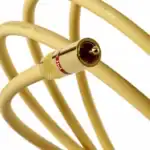 Van den Hul The Name RCA-kabel opgerold