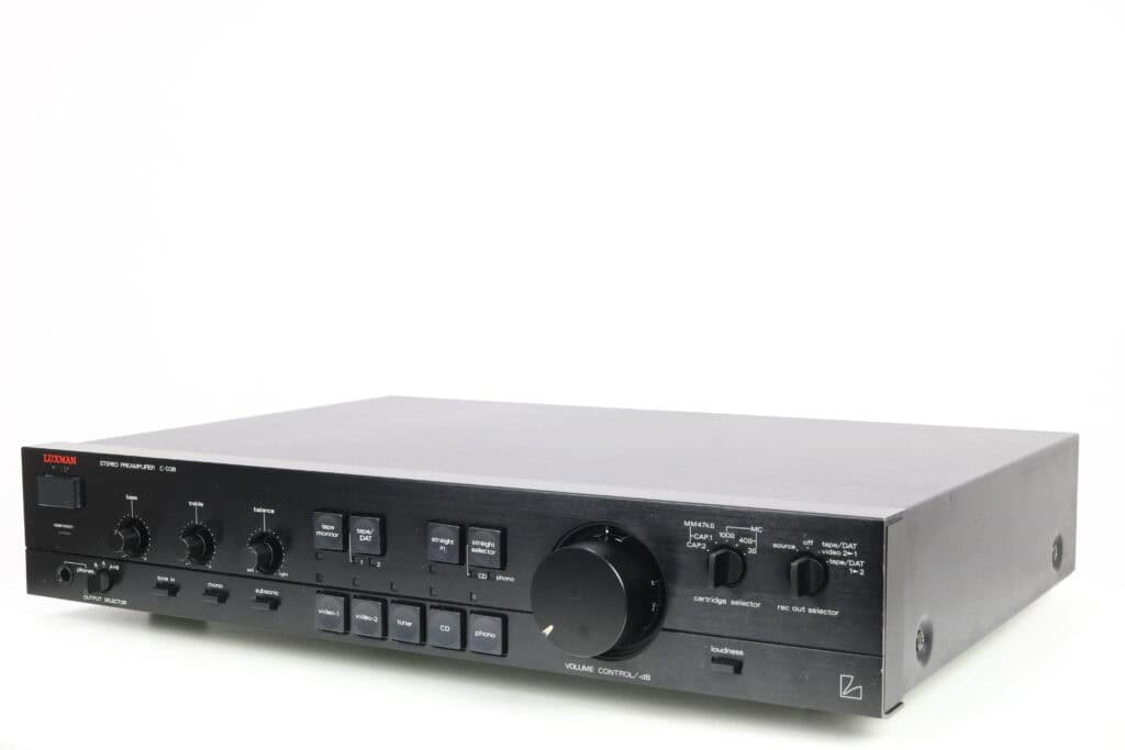 Luxman C-03