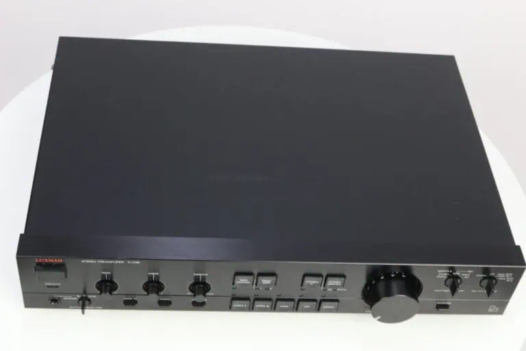 アンプ LUXMAN PREAMPLIFIER C-03 Luxman C-03 - Taste For Audio