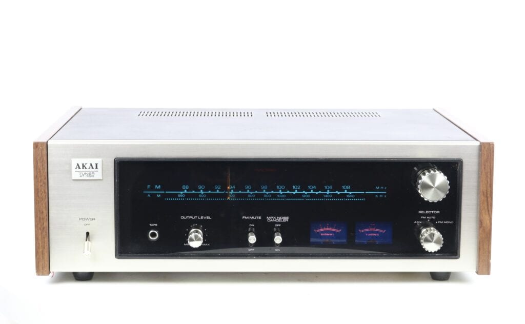 Akai AT-550